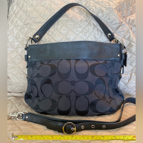 Coach signature crossbody / shoulder bag - Picture 1 of 4
